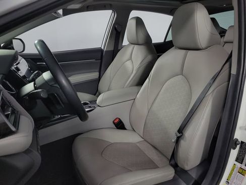 Used 2020 Toyota Camry XSE image 14