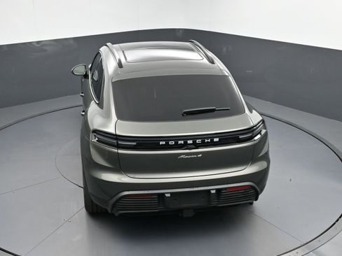 Certified 2024 Porsche Macan 4 Electric image 35