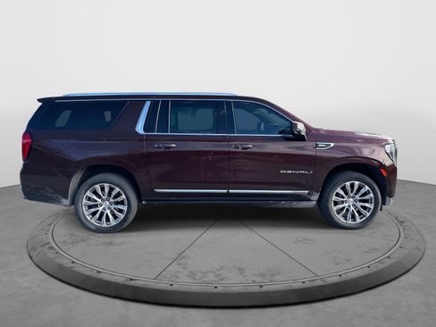 Used 2023 GMC Yukon XL Denali w/ Max Trailering Package image 9