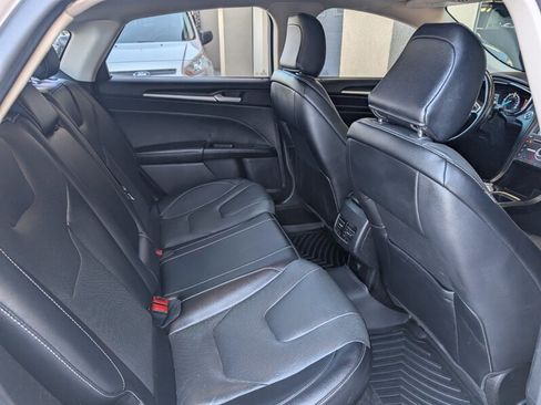 Used 2020 Ford Fusion Titanium image 27