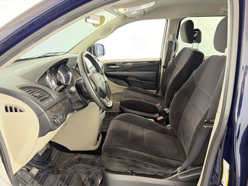 Used 2013 Dodge Grand Caravan SE image 5