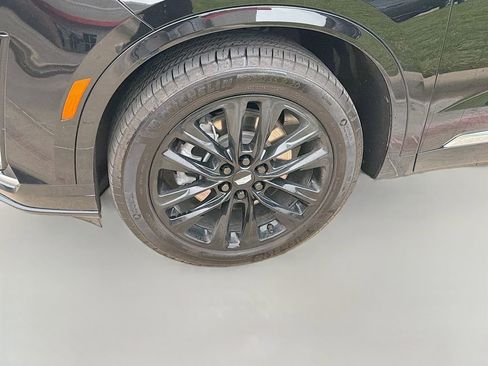 Used 2024 Cadillac XT6 Premium Luxury AWD/4WD image 32