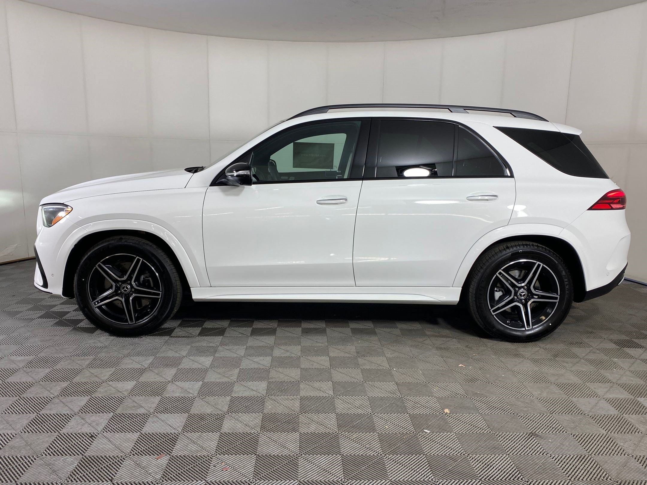 Used 2026 Mercedes-Benz GLE 350 4MATIC image 2