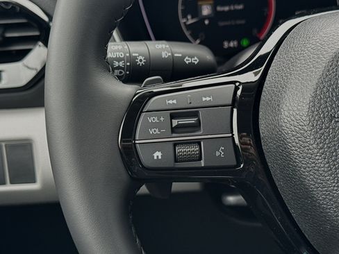 Certified 2025 Honda Pilot Touring image 27