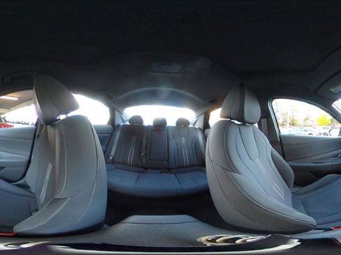 Used 2025 Hyundai Elantra SEL image 42