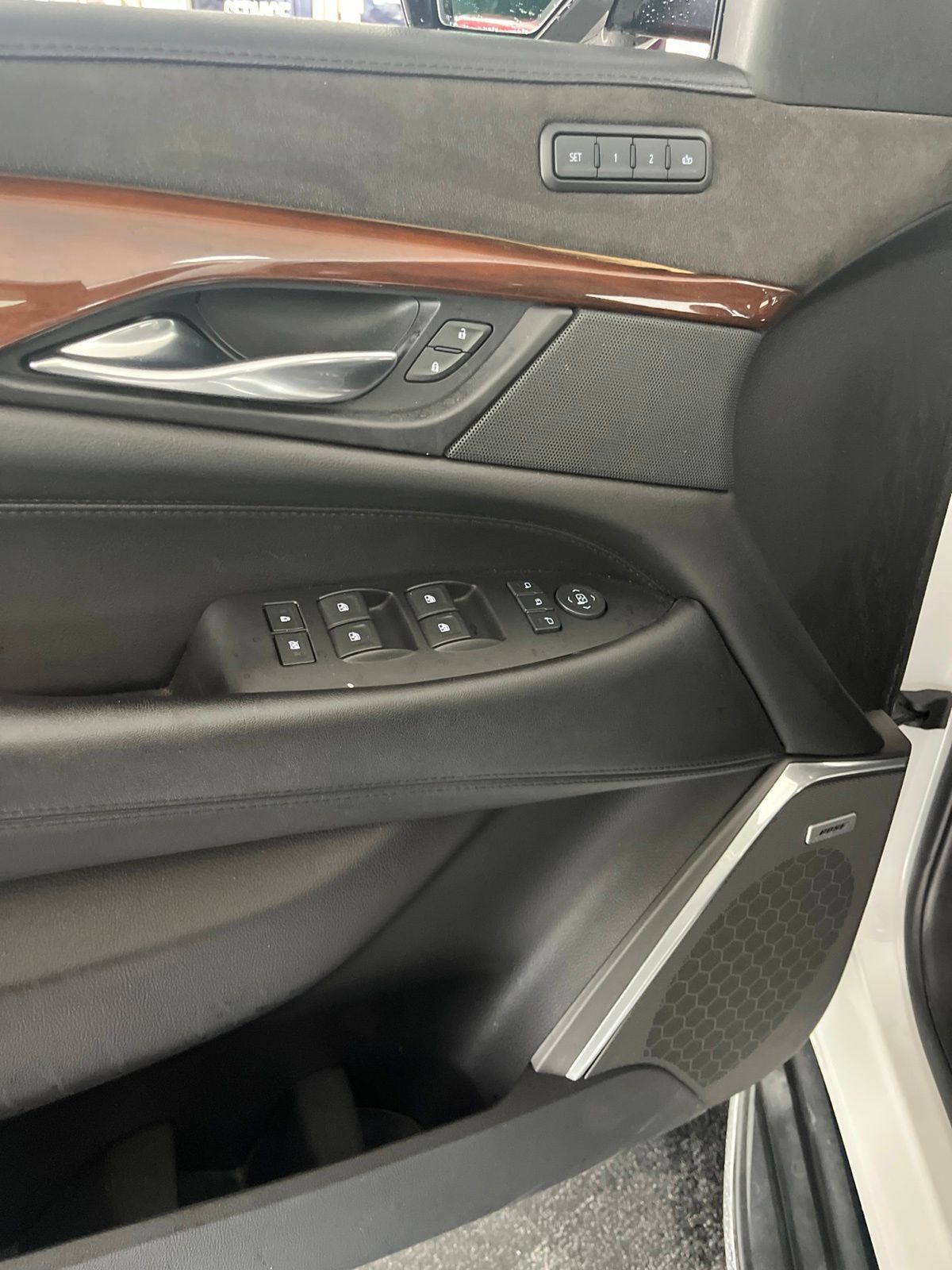 Used 2019 Cadillac Escalade Luxury RWD image 16