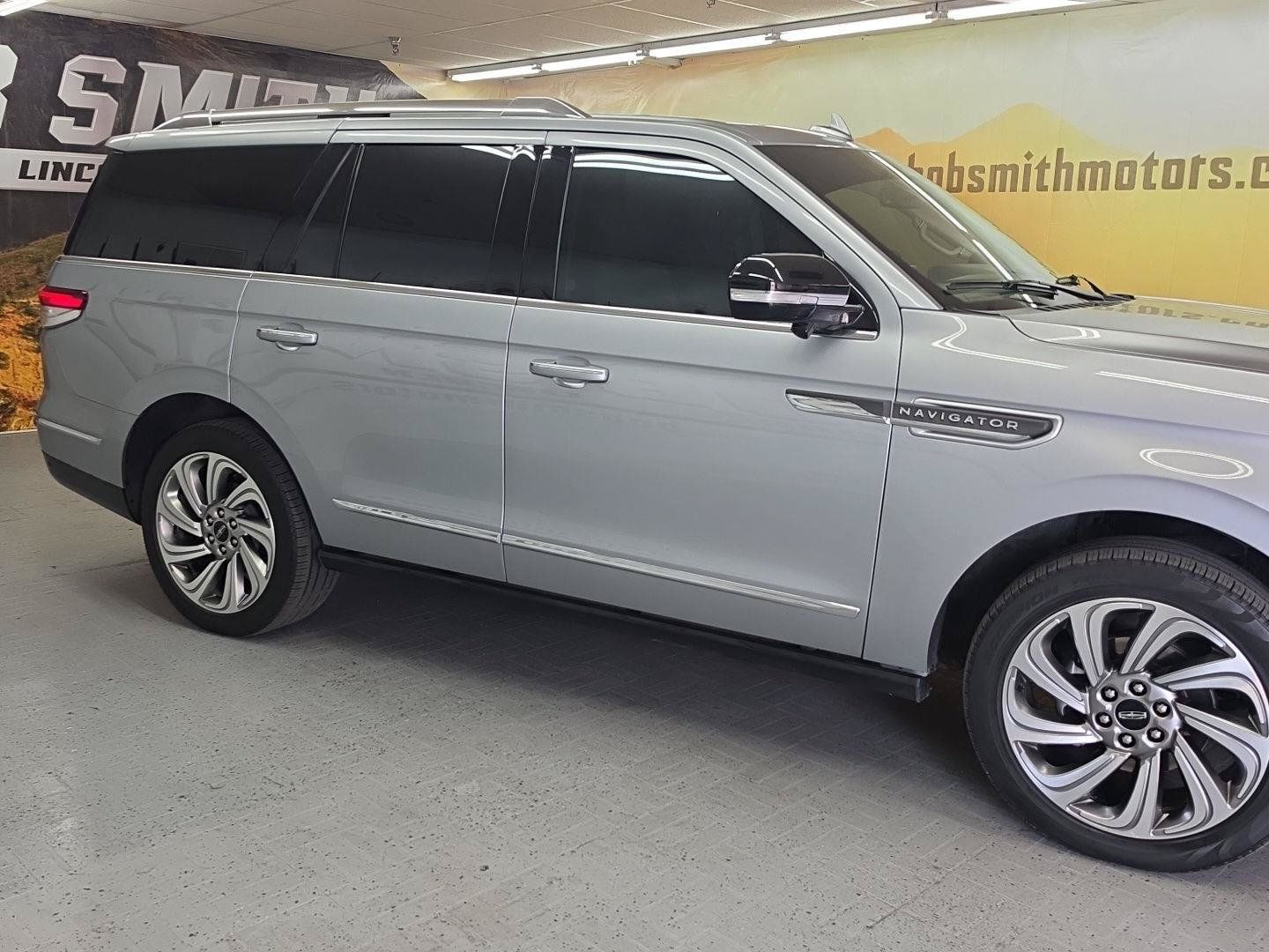 Certified 2023 Lincoln Navigator Reserve AWD/4WD image 21