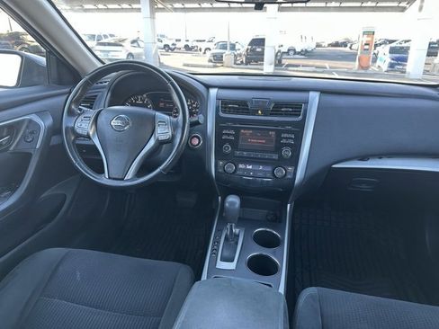 Used 2015 Nissan Altima 2.5 SV image 19