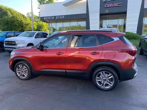 Used 2021 Kia Seltos S AWD/4WD image 2