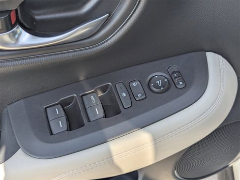 New 2026 Honda HR-V LX image 13