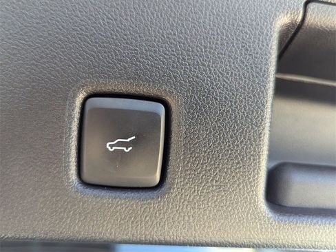 Used 2022 Ford Escape SE w/ SE Sport Appearance Package image 26