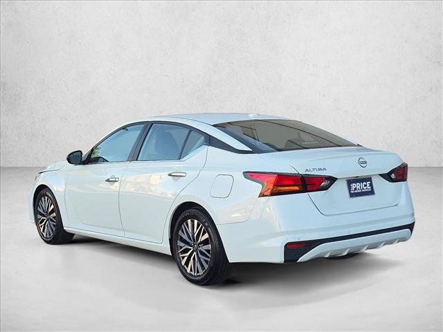 Used 2025 Nissan Altima 2.5 SV FWD image 8