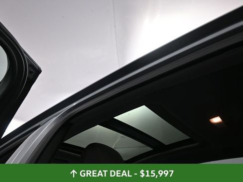 Used 2023 Chevrolet Malibu LT image 19