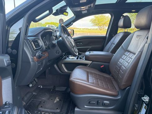 Used 2023 Nissan Titan Platinum Reserve w/ Moonroof Package image 6