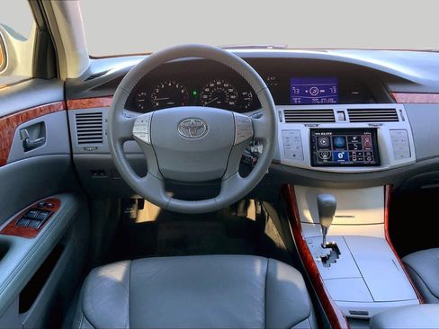 Used 2006 Toyota Avalon XLS FWD image 3