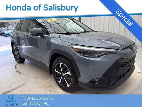 Used 2024 Toyota Corolla Cross XSE w/ Convenience Package image 1