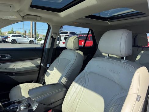 Used 2017 Ford Explorer Platinum AWD/4WD image 11