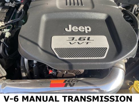 Used 2013 Jeep Wrangler Unlimited Sahara image 40