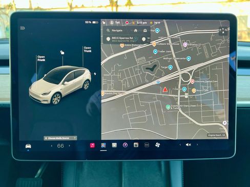 Used 2021 Tesla Model Y Long Range AWD/4WD image 20
