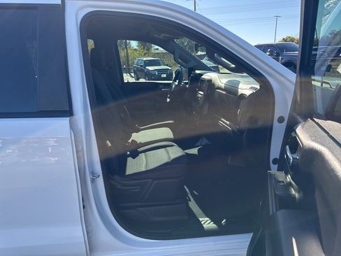 Used 2022 Chevrolet Silverado 1500 Custom image 21