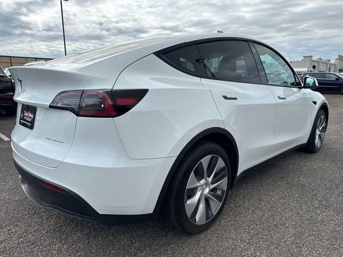 Used 2021 Tesla Model Y Long Range AWD/4WD image 4