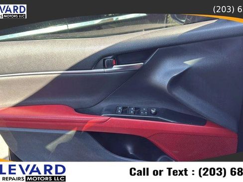 Used 2019 Toyota Camry XSE image 34