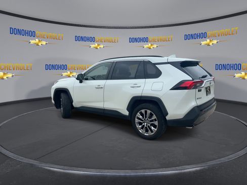 Used 2019 Toyota RAV4 Limited w/ Advanced Technology Package FWD image 9