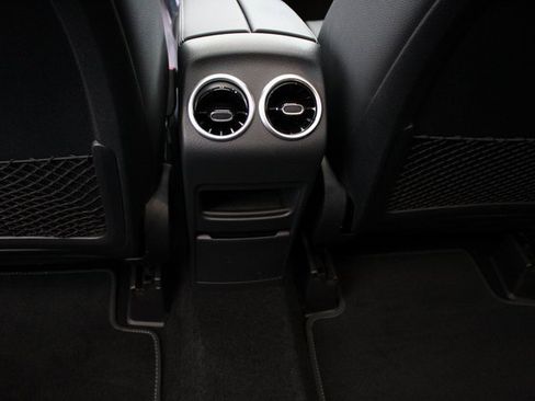 Used 2023 Mercedes-Benz GLB 250 4MATIC image 34