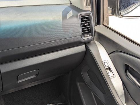 Used 2022 Nissan Frontier S RWD image 17