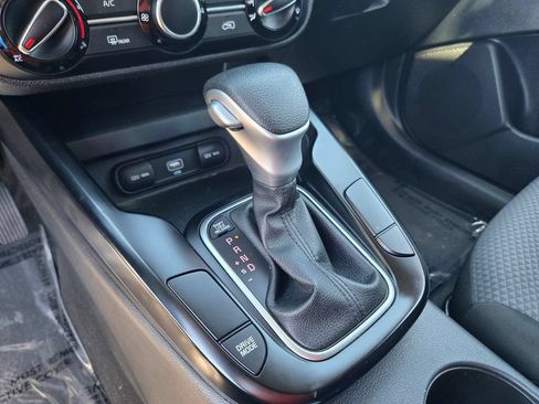 Used 2022 Kia Soul LX w/ Technology Package FWD image 13