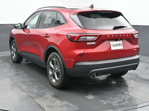 Used 2025 Ford Escape ST-Line w/ Cold Weather Package image 9