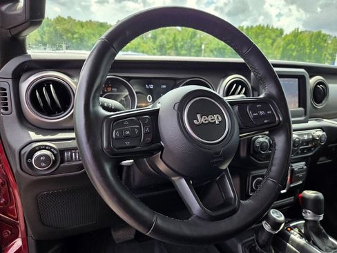 Used 2021 Jeep Gladiator Sport AWD/4WD image 11