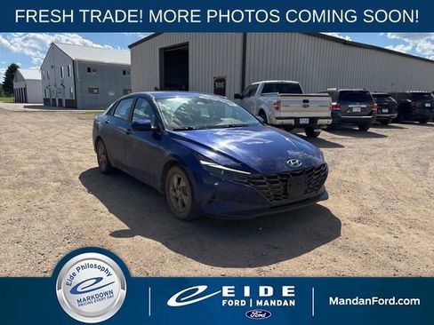 Used 2021 Hyundai Elantra SE FWD image 1