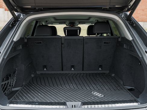 Certified 2025 Audi Q5 Premium w/ Convenience Package image 27