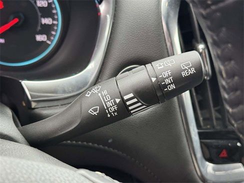 Used 2022 Chevrolet Traverse LT image 26