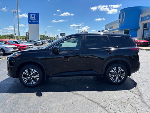 Used 2023 Nissan Rogue SV w/ SV Premium Package AWD/4WD image 1