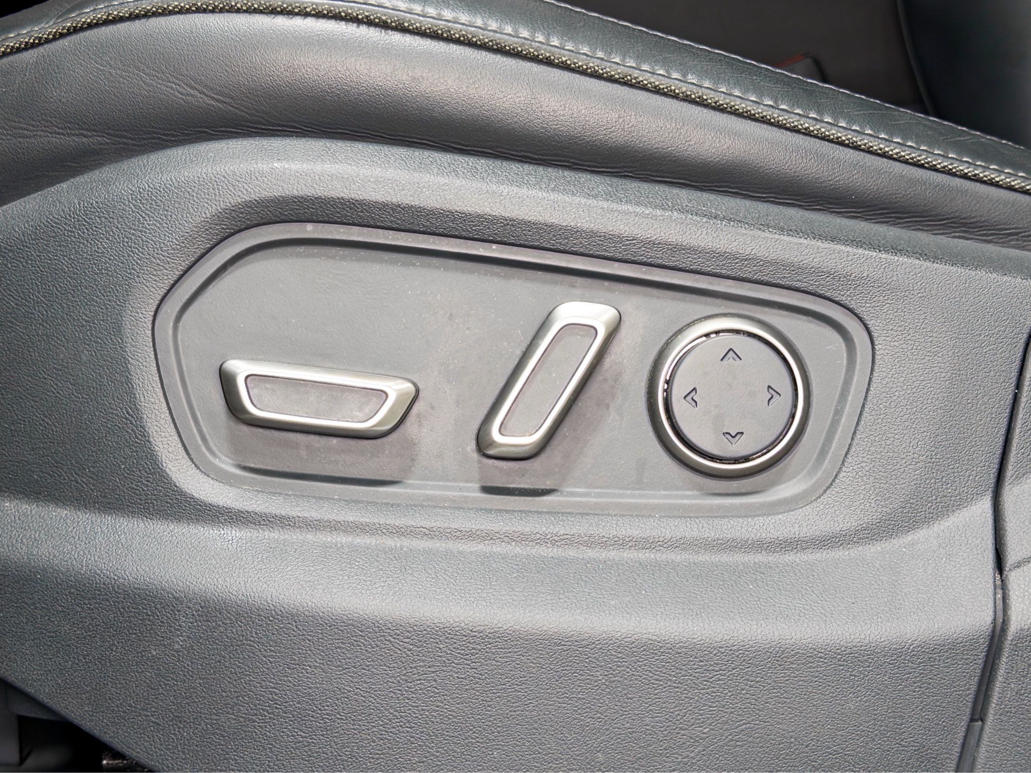 Used 2023 Rivian R1S Adventure Quad AWD/4WD image 7
