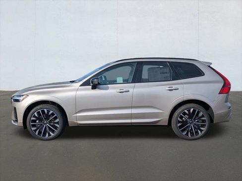 New 2026 Volvo XC60 B5 Ultra w/ Protection Package Premier image 3