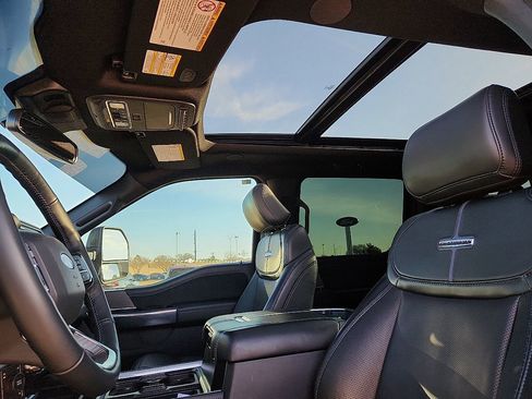 Used 2025 Ford F250 Platinum image 12