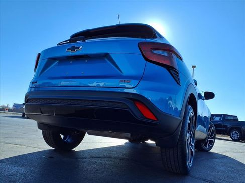 Used 2025 Chevrolet Trax RS w/ Driver Confidence Package image 28