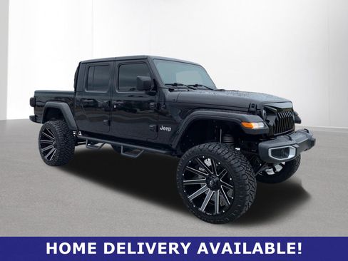 Used 2020 Jeep Gladiator Overland image 1