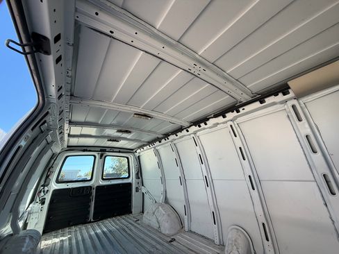 Used 2016 GMC Savana 2500 Extended image 29