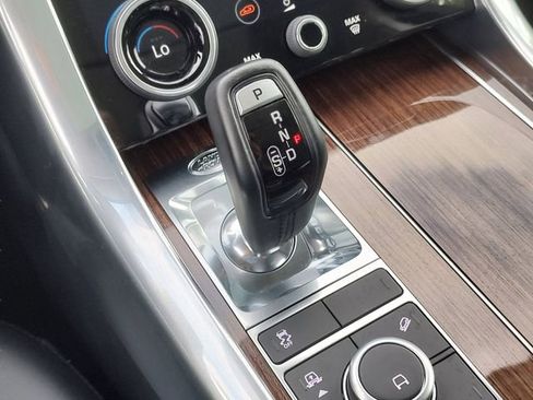 Used 2019 Land Rover Range Rover Sport HSE image 17