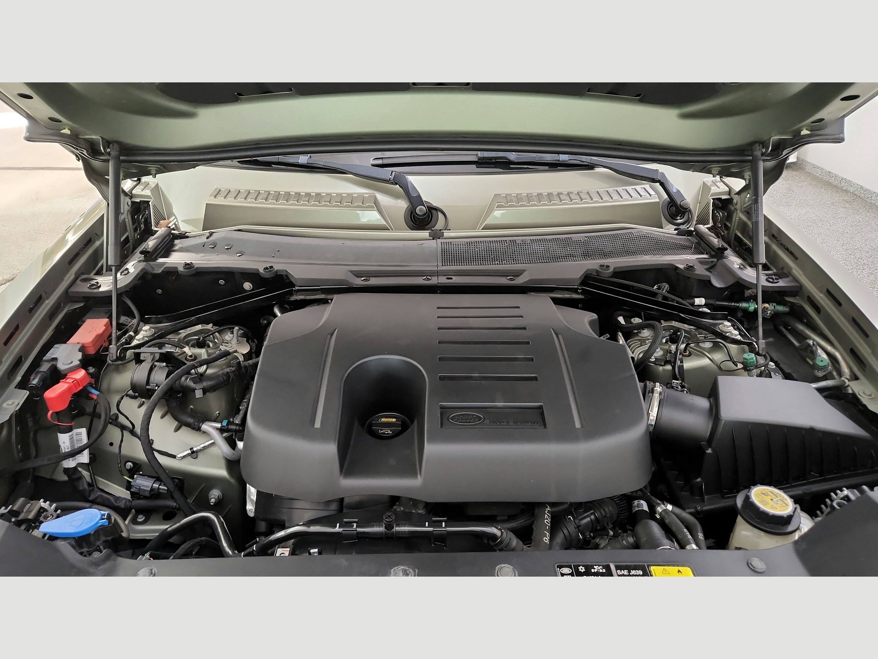 Used 2020 Land Rover Defender 110 HSE AWD/4WD image 37
