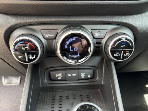 New 2026 Hyundai Venue SEL FWD image 11