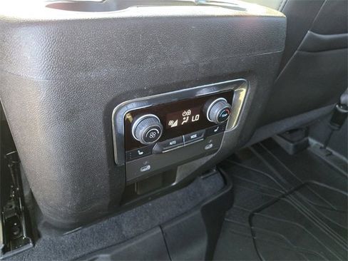 Used 2021 Chevrolet Tahoe Premier w/ Premium Package image 18