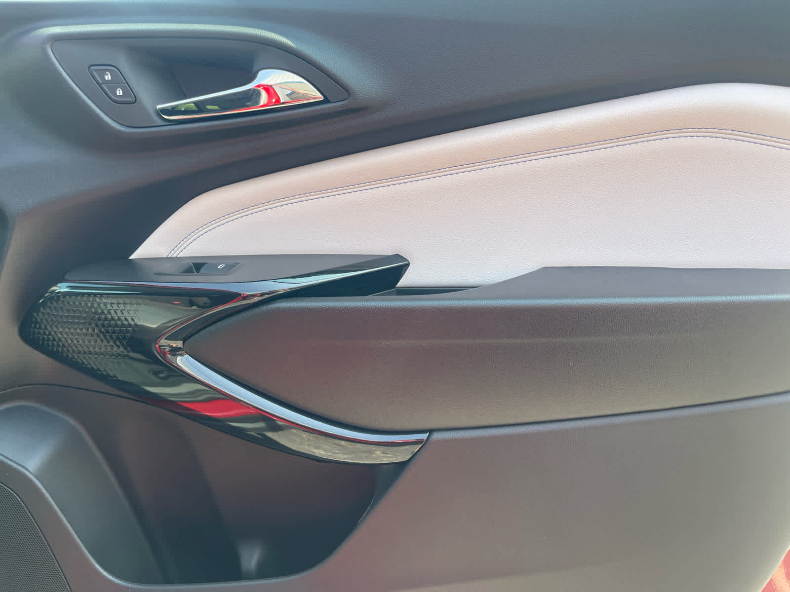 New 2026 Chevrolet Trax LT w/ Driver Confidence Package FWD image 30