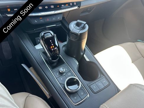 Used 2024 Cadillac XT4 Luxury w/ Cold Weather Package FWD image 22