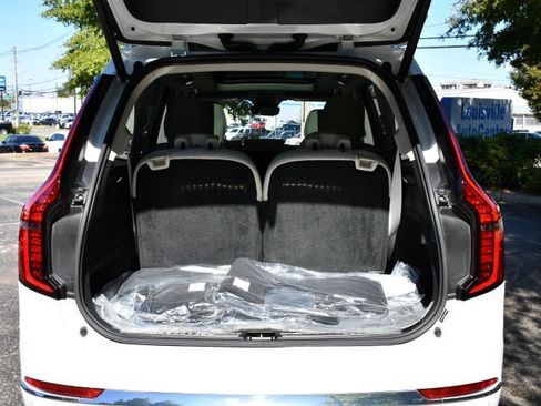 New 2026 Volvo XC90 B6 Ultra image 30