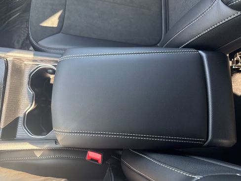 New 2025 Jeep Grand Cherokee L Laredo image 30